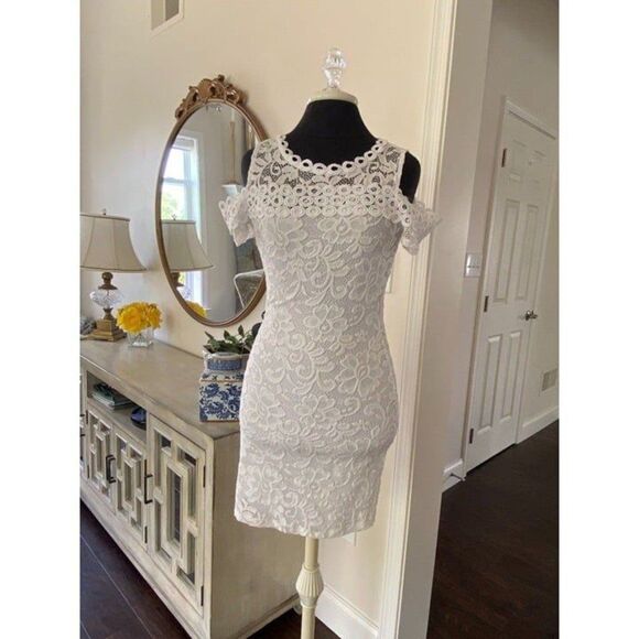 White Lacey Cocktail/Homecoming Dress (Small) - Picture 1 of 3